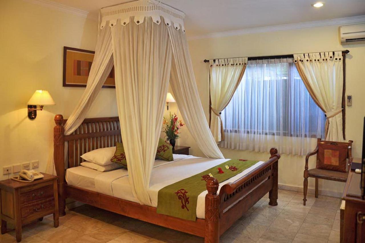 Puri Dewa Bharata Hotel & Villas Legian  Exterior photo